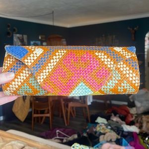 Raffia woven colorful clutch